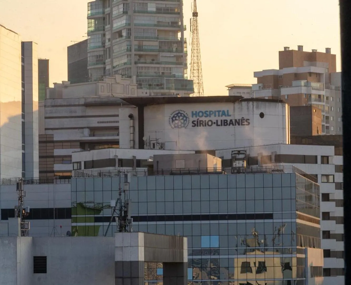 Luz E Cores Ao Lado Do Hospital Sirio Libanes E Frei Caneca Sao Paulo